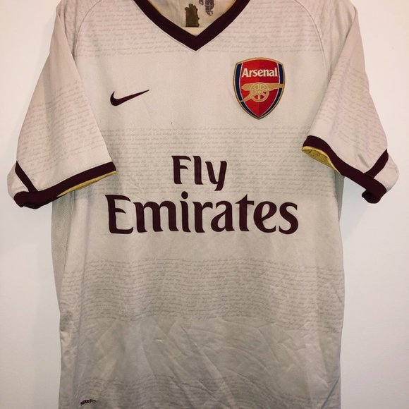 arsenal maroon jersey